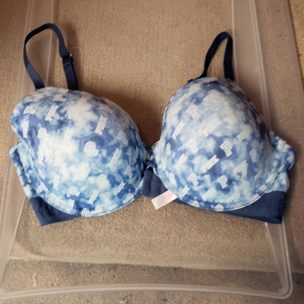 Victoria secret PINK 34DD.    Make an offer